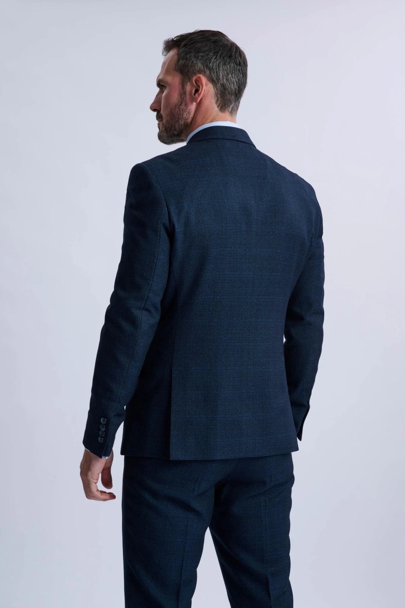 Caridi Navy Double Breasted Two Piece Suit - Image 4