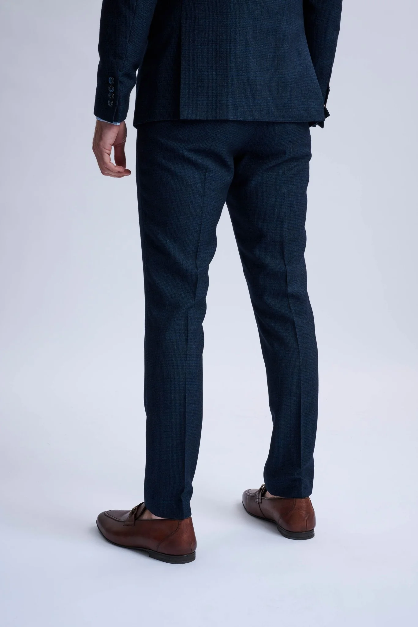 Caridi Navy Double Breasted Two Piece Suit - Image 6
