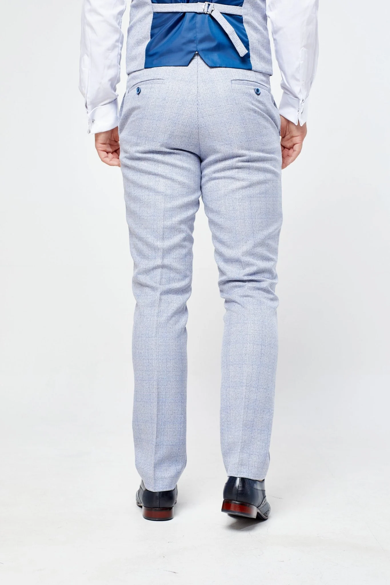 Caridi Sky Short Check Three Piece Suit - Image 11