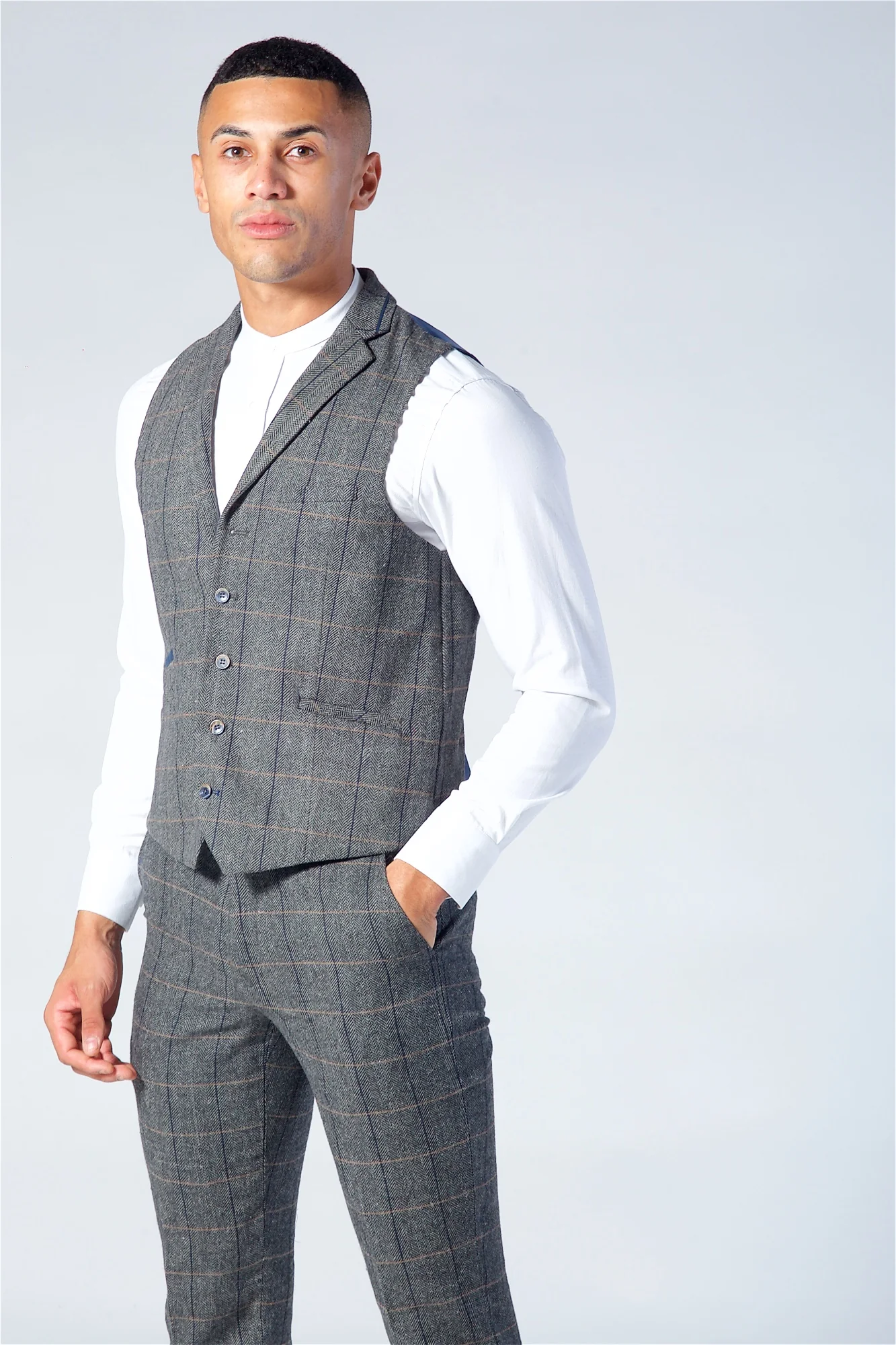 Cavani Albert Grey Tweed Three Piece Suit Short - Image 11