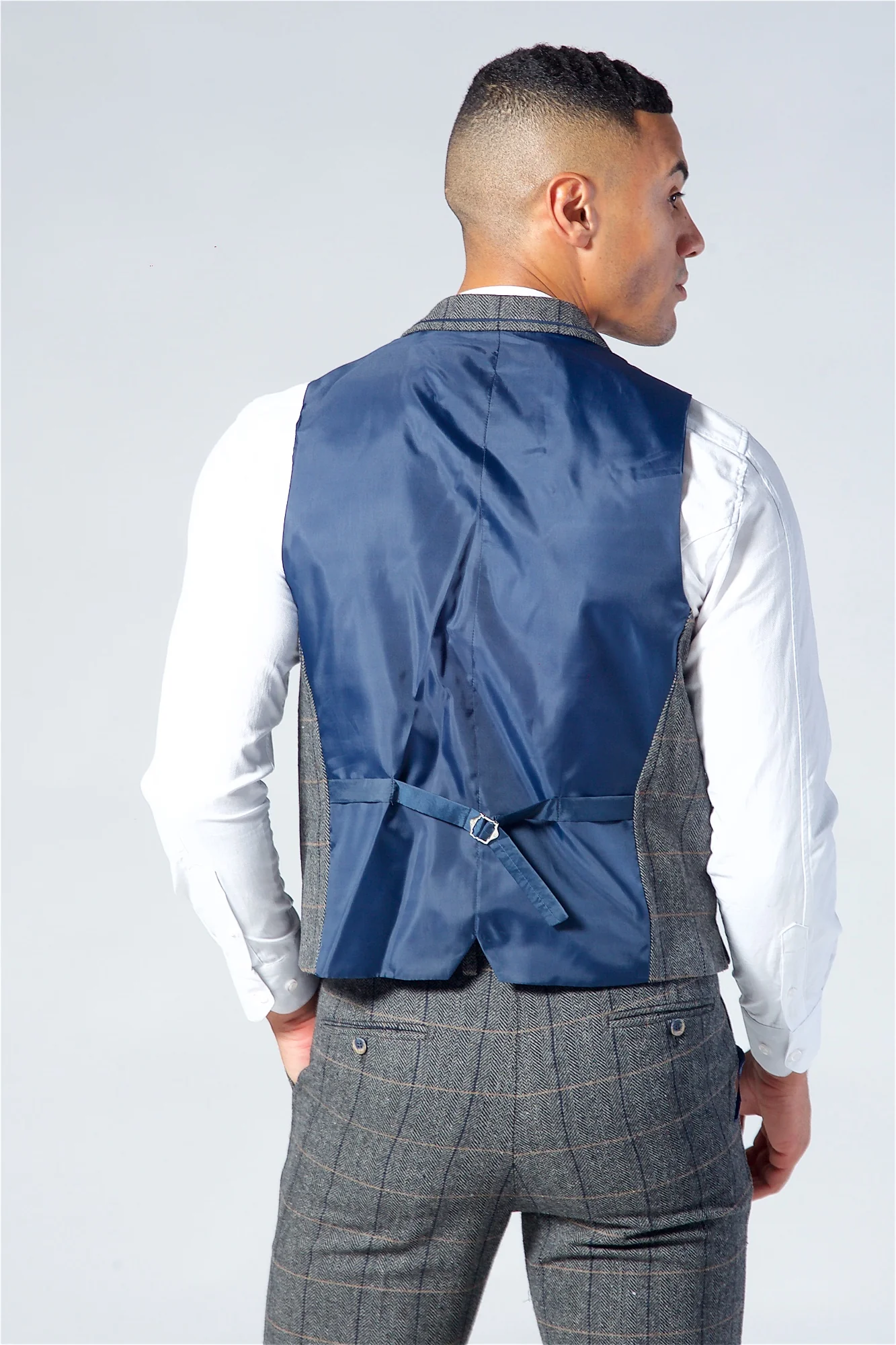Cavani Albert Grey Tweed Three Piece Suit Short - Image 12