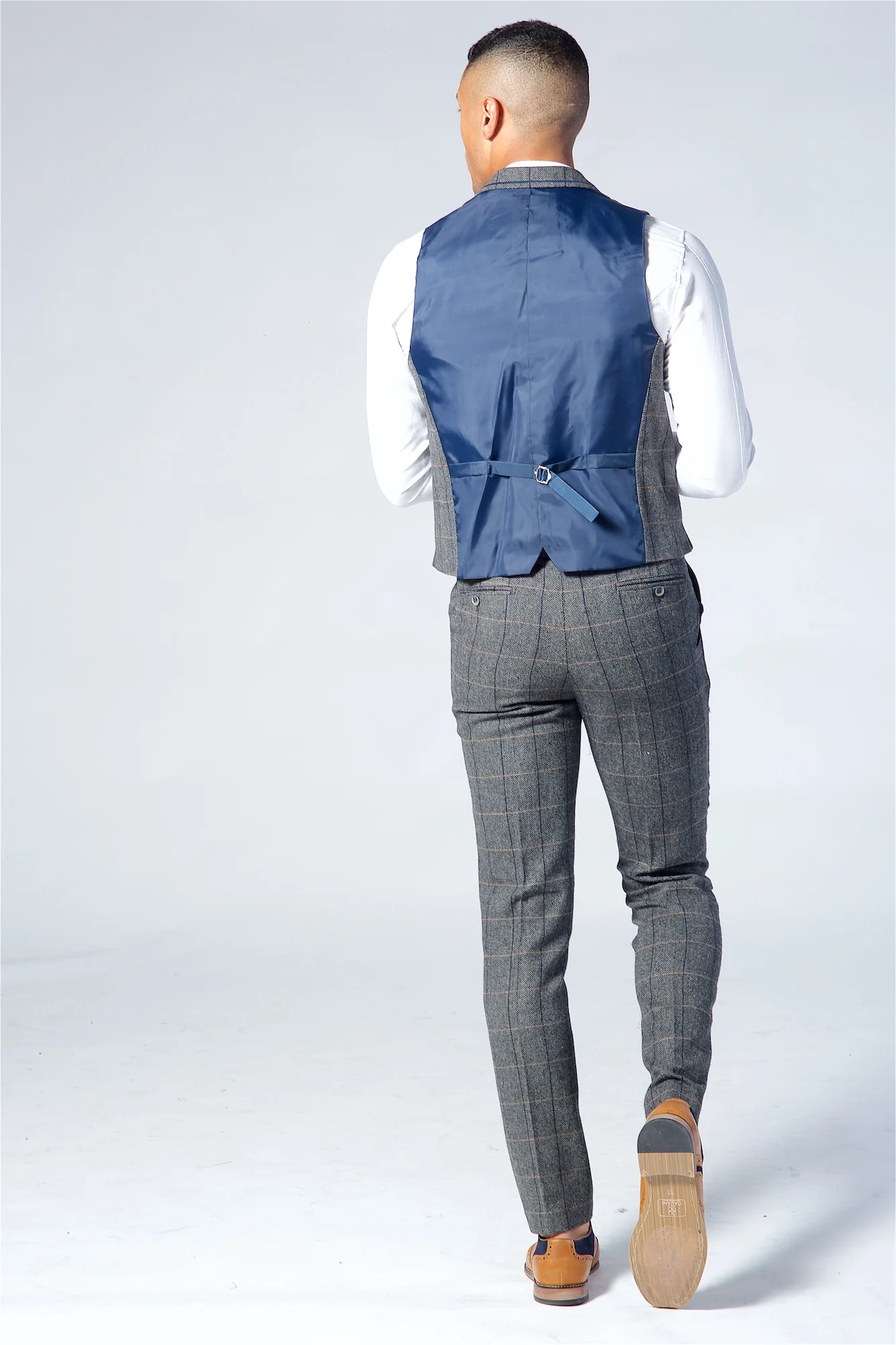 Cavani Albert Grey Tweed Three Piece Suit Short - Image 13