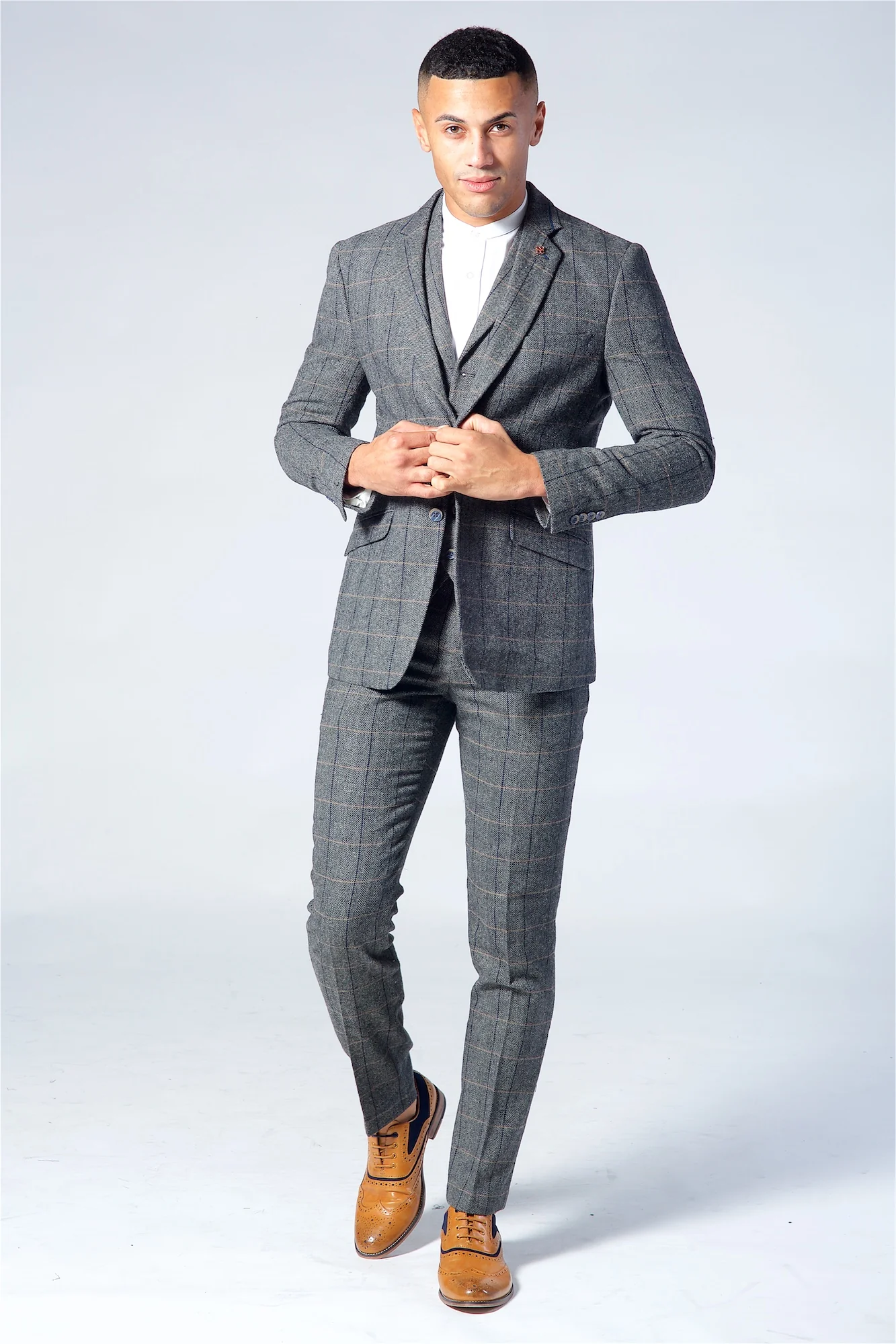 Cavani Albert Grey Tweed Three Piece Suit Short - Image 3