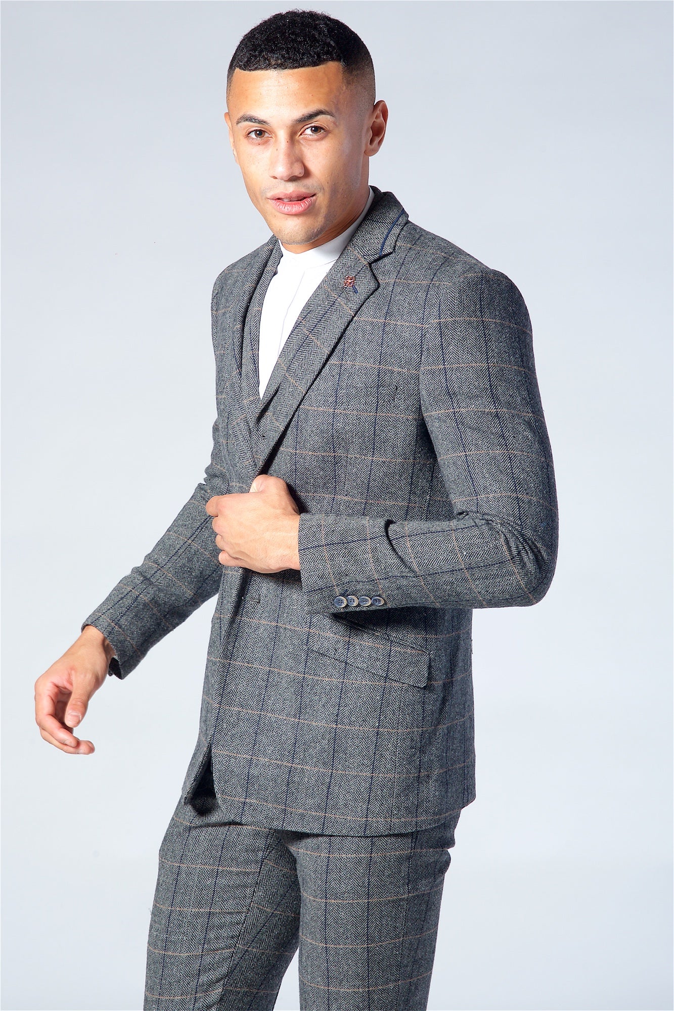 Cavani Albert Grey Tweed Three Piece Suit Short - Image 4