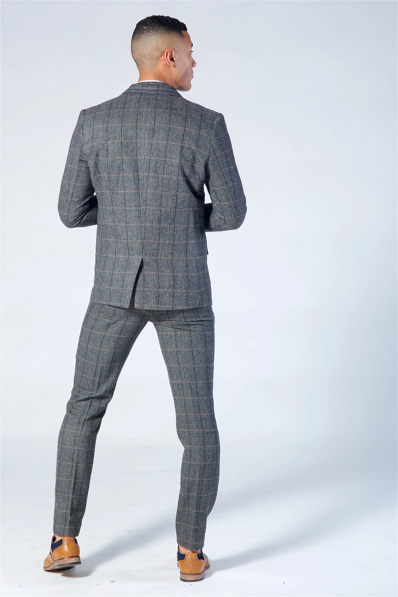 Cavani Albert Grey Tweed Three Piece Suit Short - Image 8