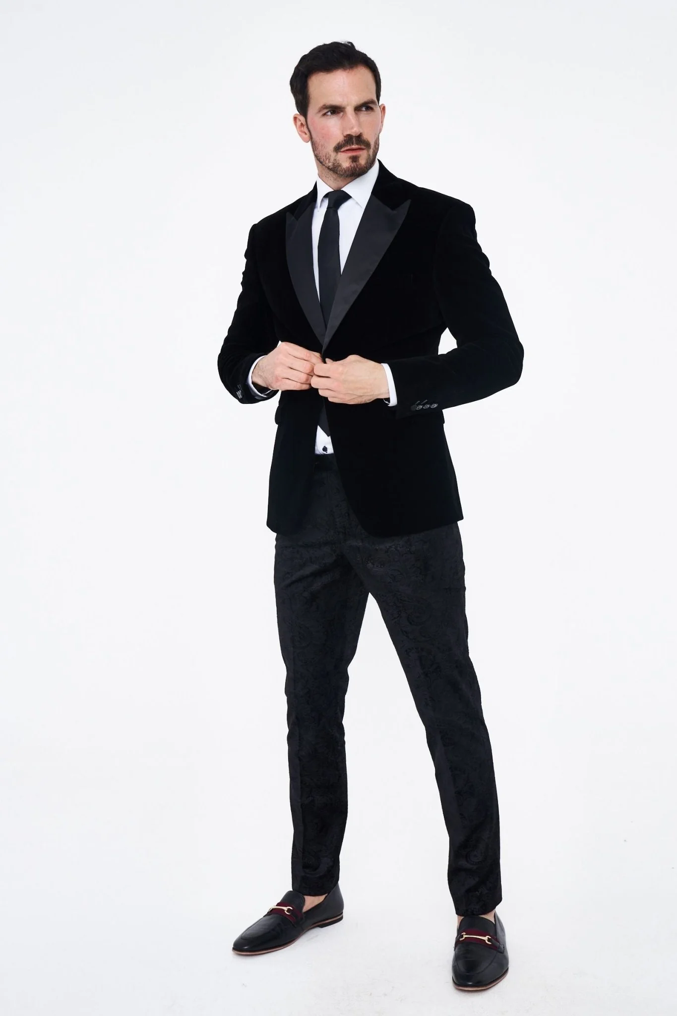 Cavani Rosa Black Velvet Blazer - Image 4