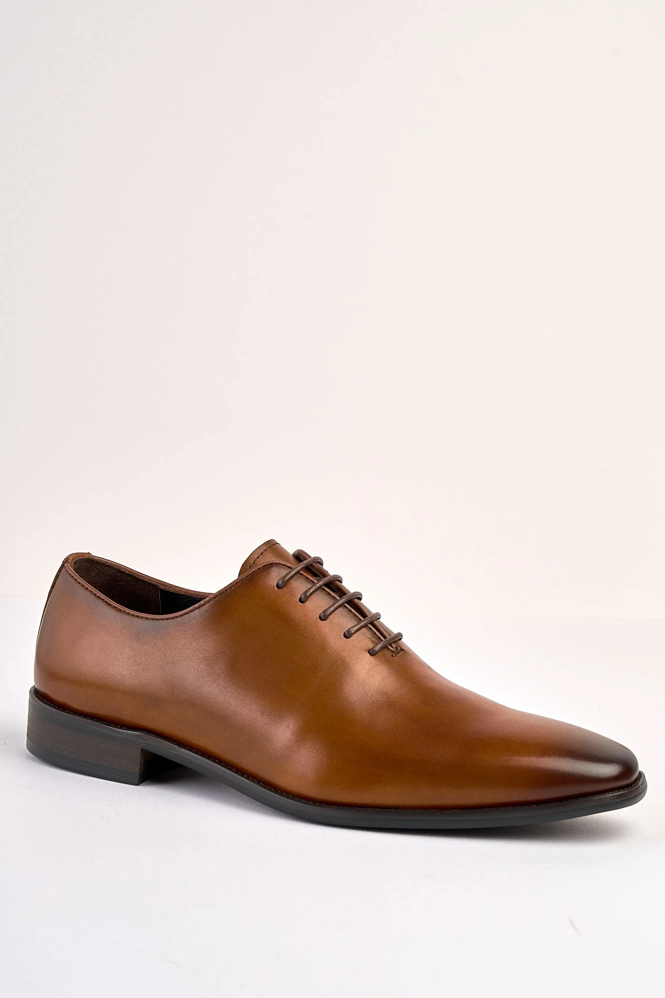 Claudio Tan Laced Shoe