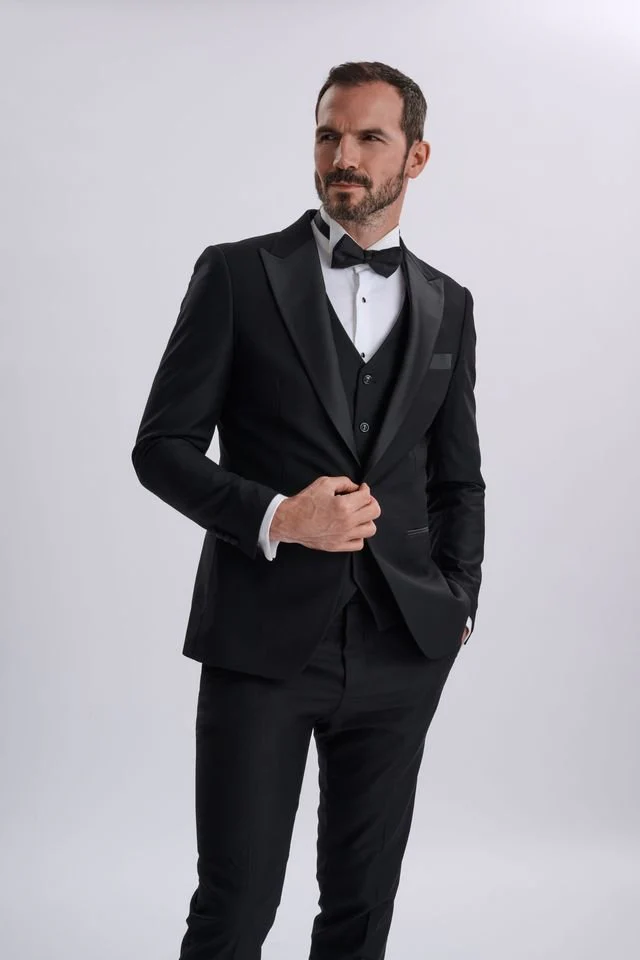 Giovani Black Three Piece Tuxedo - Image 10