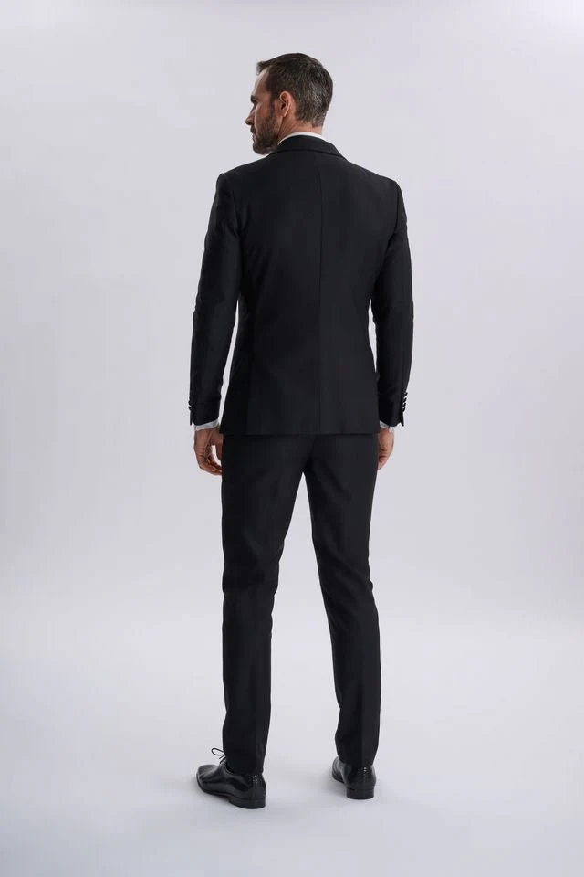 Giovani Black Three Piece Tuxedo - Image 11