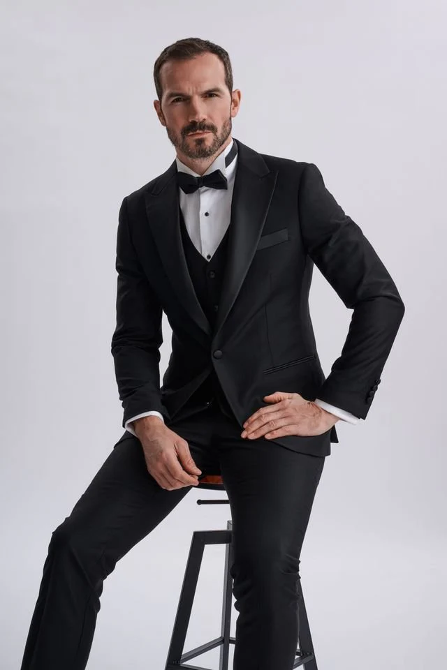 Giovani Black Three Piece Tuxedo - Image 4