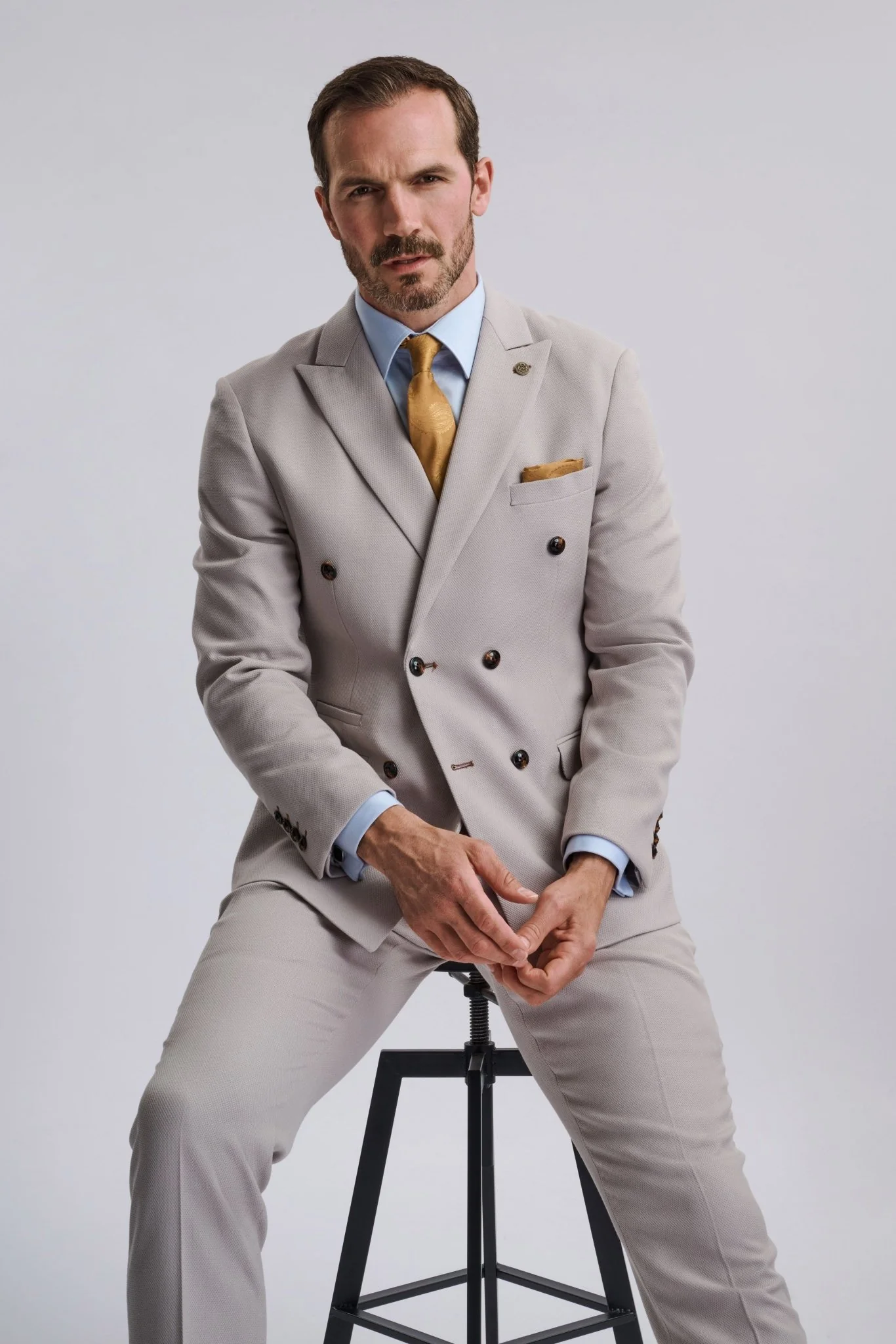 HM5 - Stone Double-Breasted Two Piece Suit - Image 4