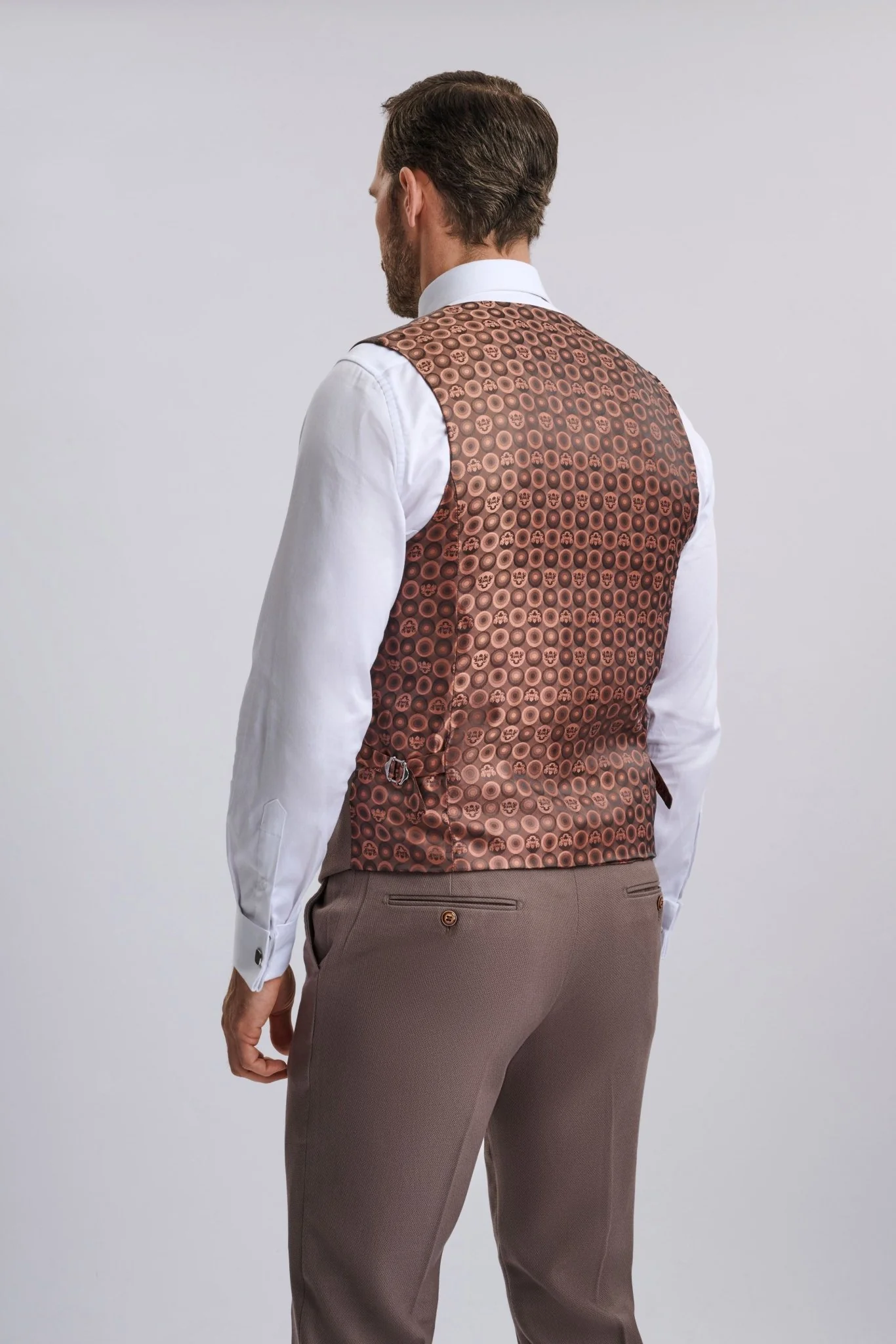 HM5 - Tan Tailored Three Piece Suit - Image 2