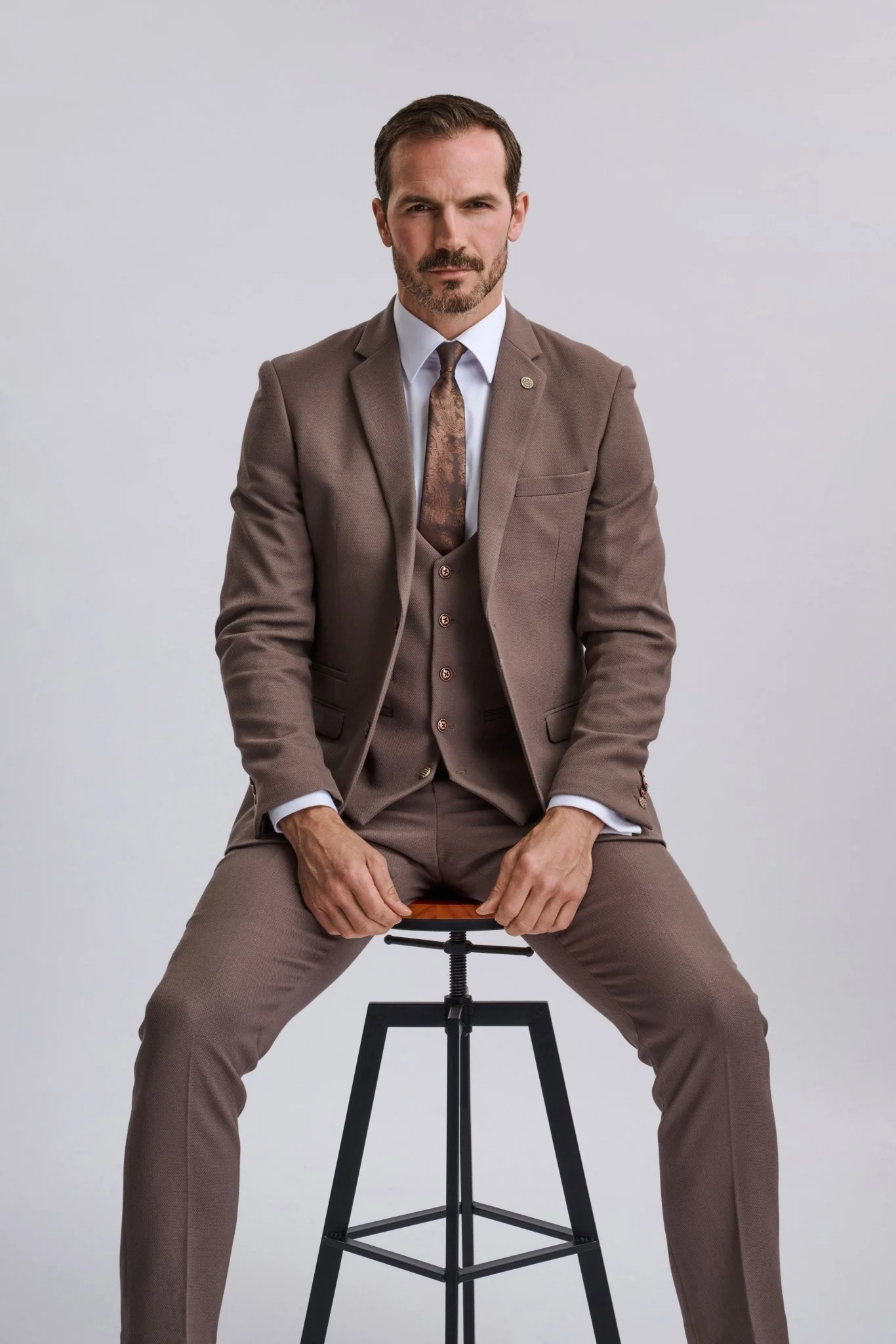 HM5 - Tan Tailored Three Piece Suit - Image 6