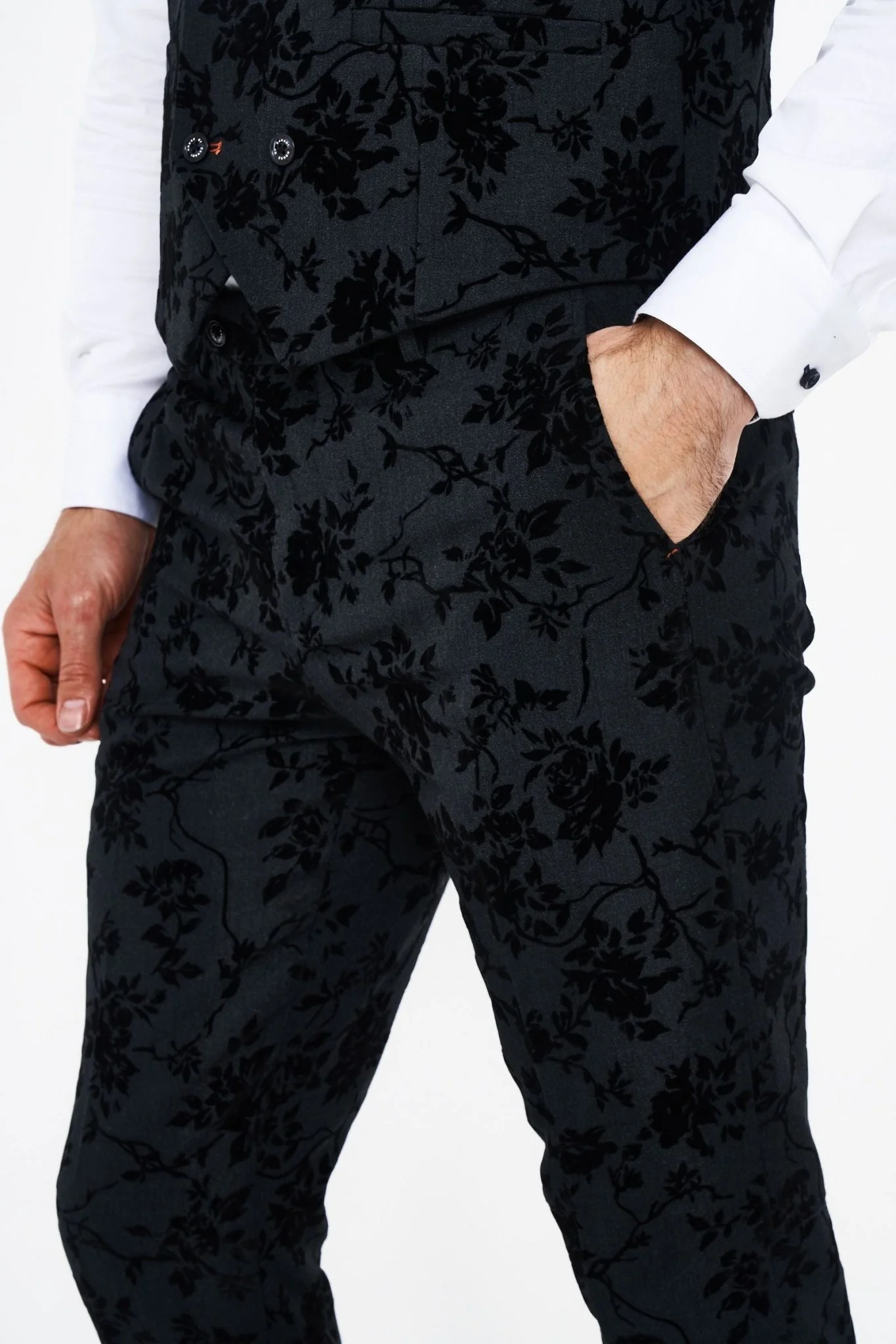 House of Cavani Georgi Floral Three Piece Suit - Image 12