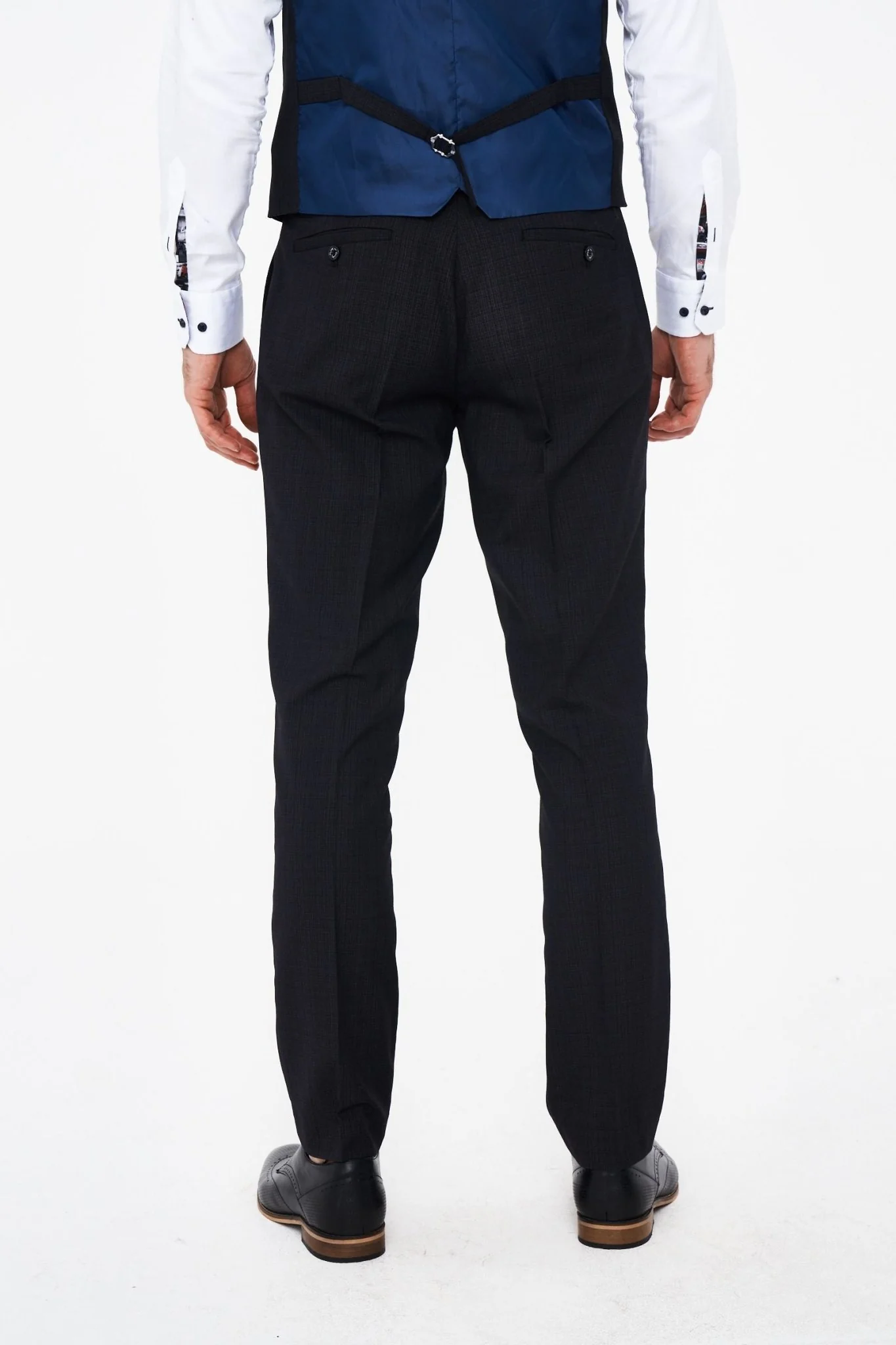 House of Cavani Seeba Graphite Regular Three Piece Suit - Image 9