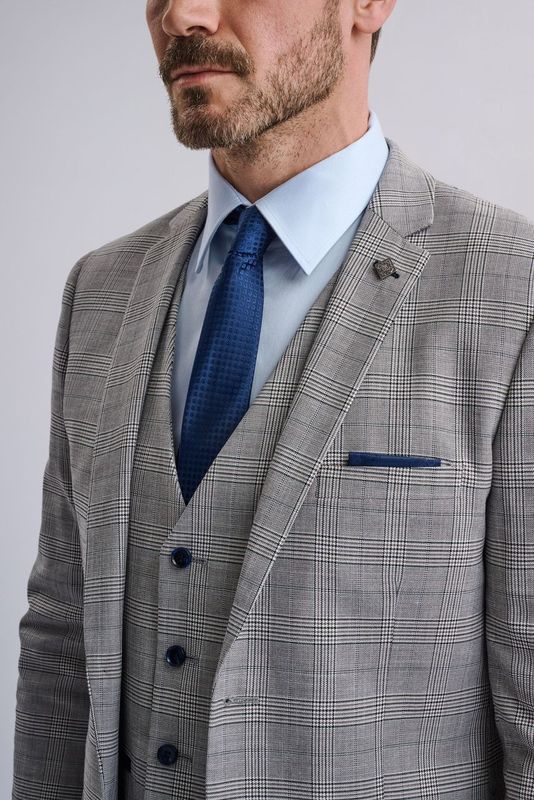 Hugo Grey Check Three Piece Suit - Image 5