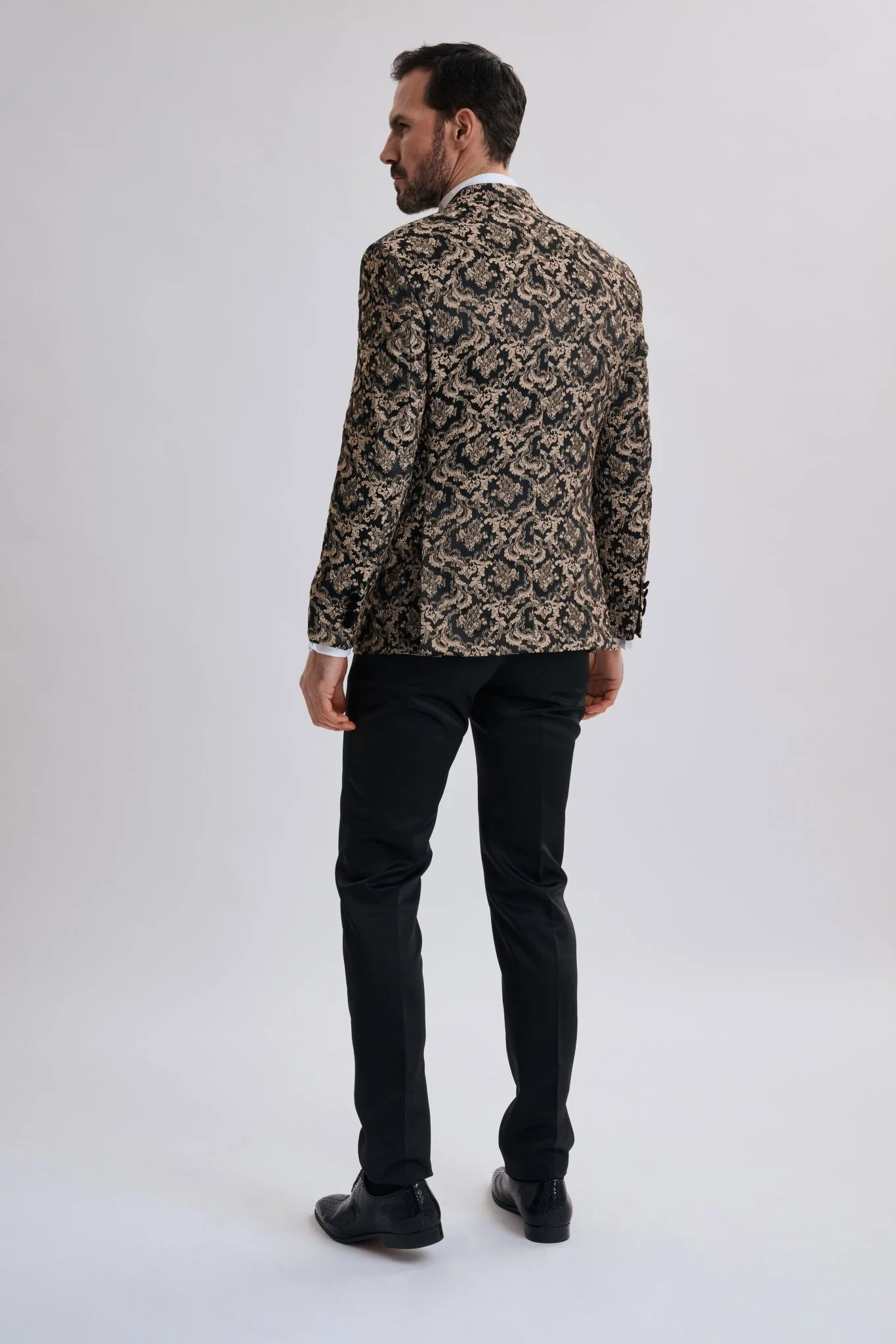 Leo Gold Pattern 3 Piece Suit - Image 3