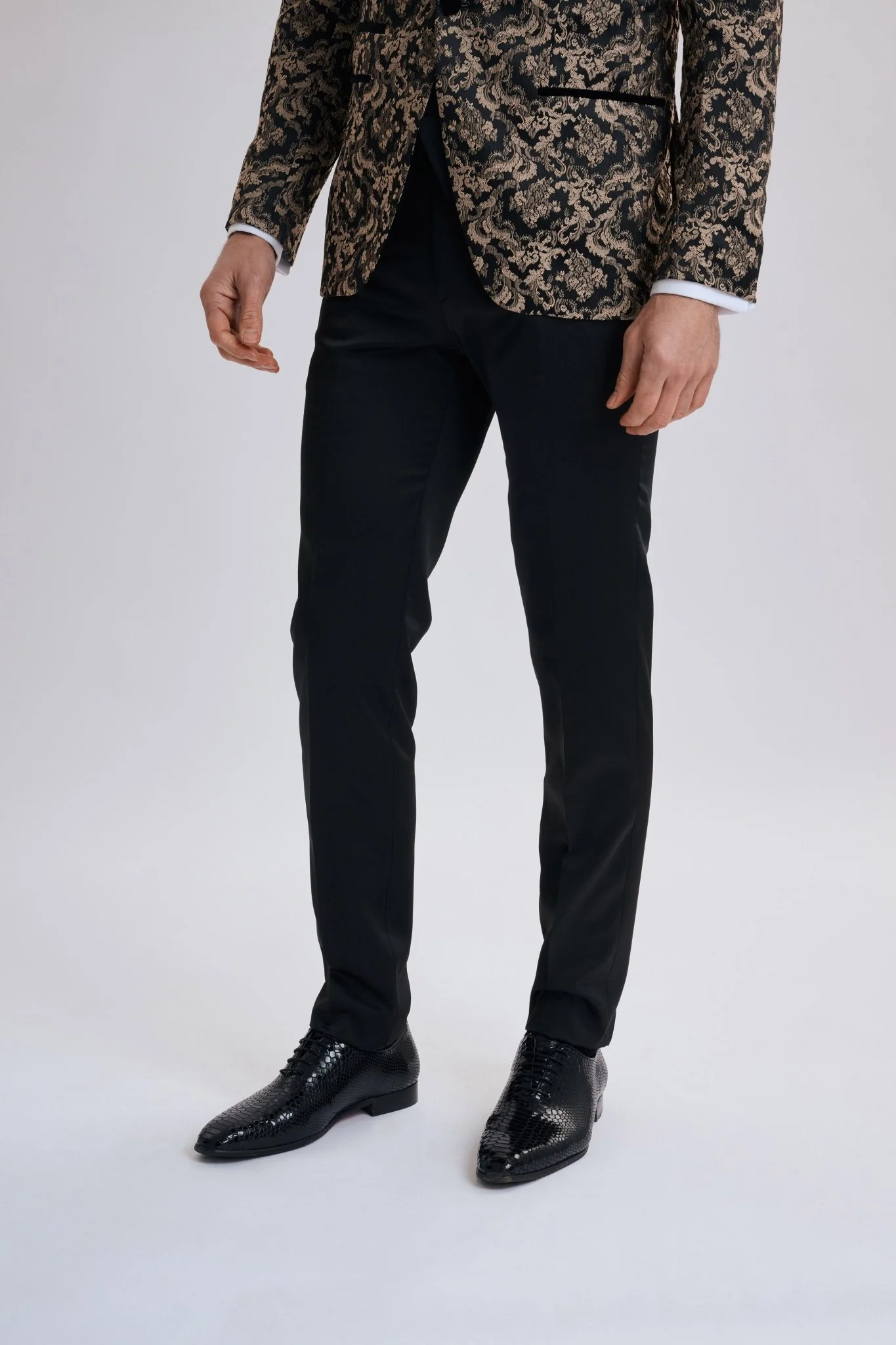 Leo Gold Pattern 3 Piece Suit - Image 4