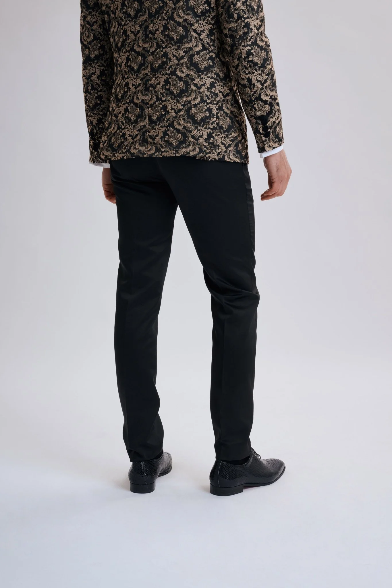 Leo Gold Pattern 3 Piece Suit - Image 6