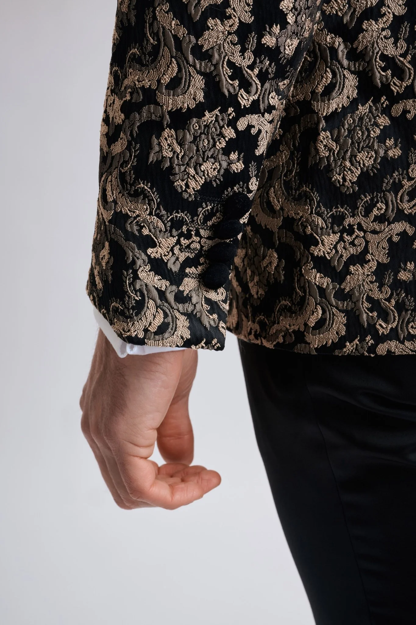 Leo Gold Pattern 3 Piece Suit - Image 8