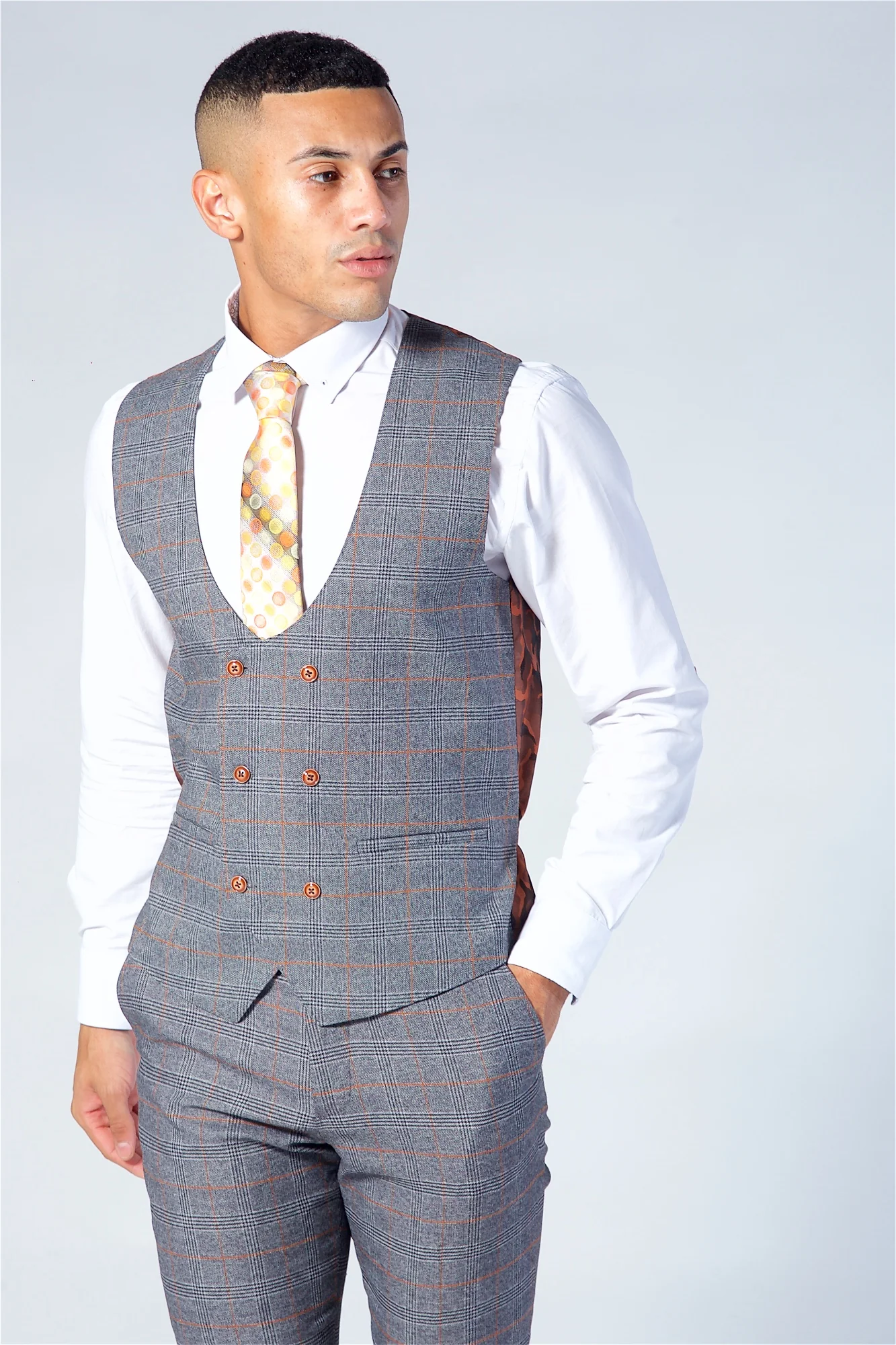 Marc Darcy Jenson Grey Check Suit Three Piece Suit. - Image 10