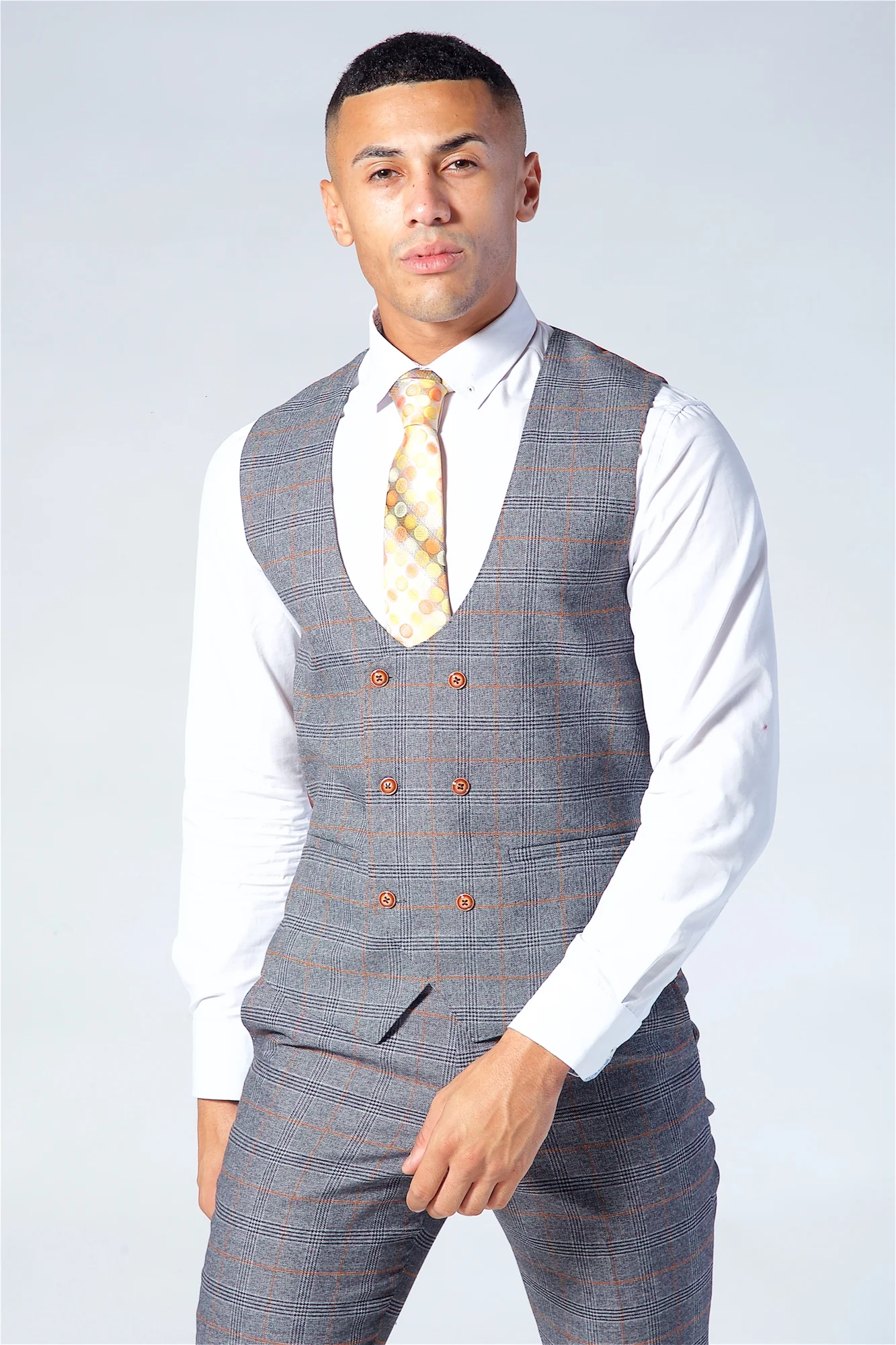 Marc Darcy Jenson Grey Check Suit Three Piece Suit. - Image 11