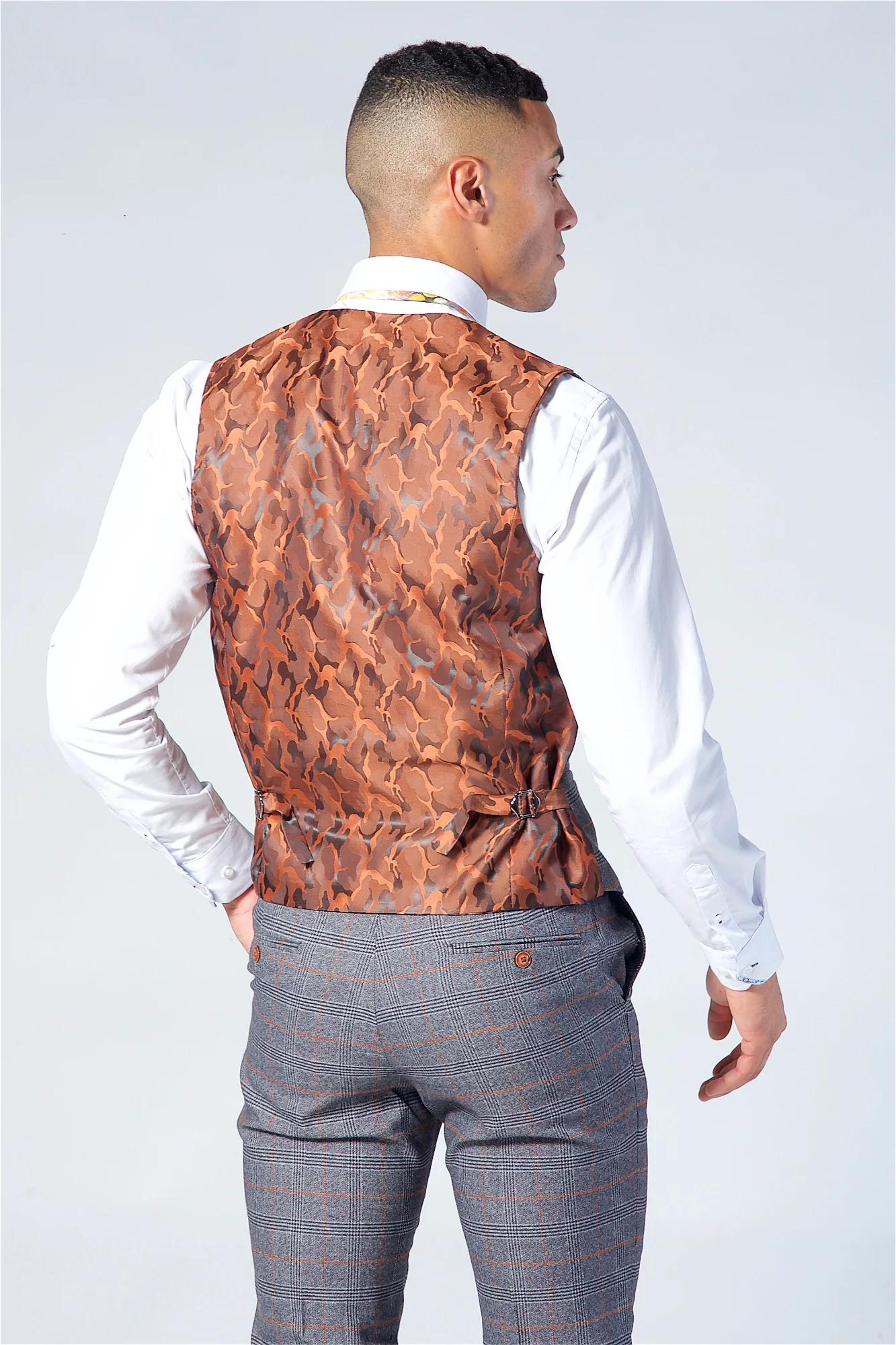 Marc Darcy Jenson Grey Check Suit Three Piece Suit. - Image 14