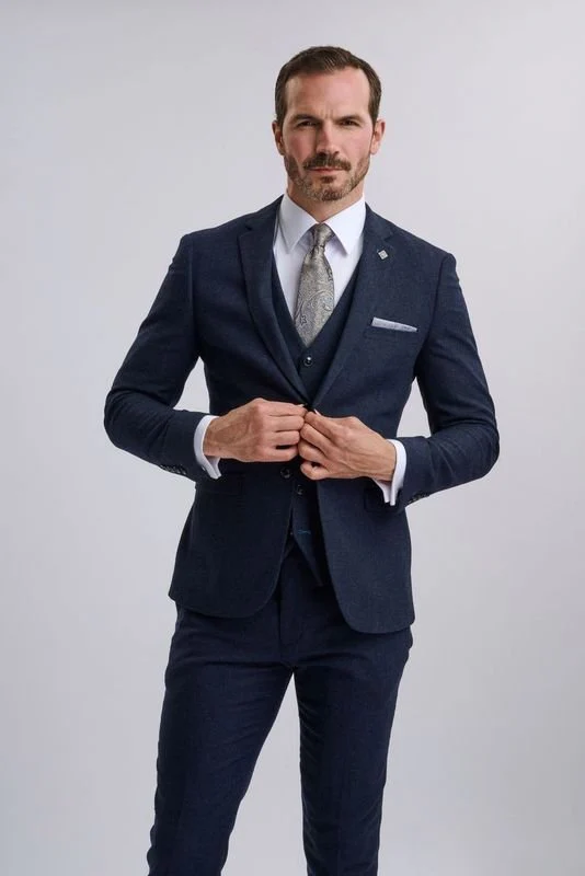 Oscar Navy Tweed Three Piece Suit - Image 9