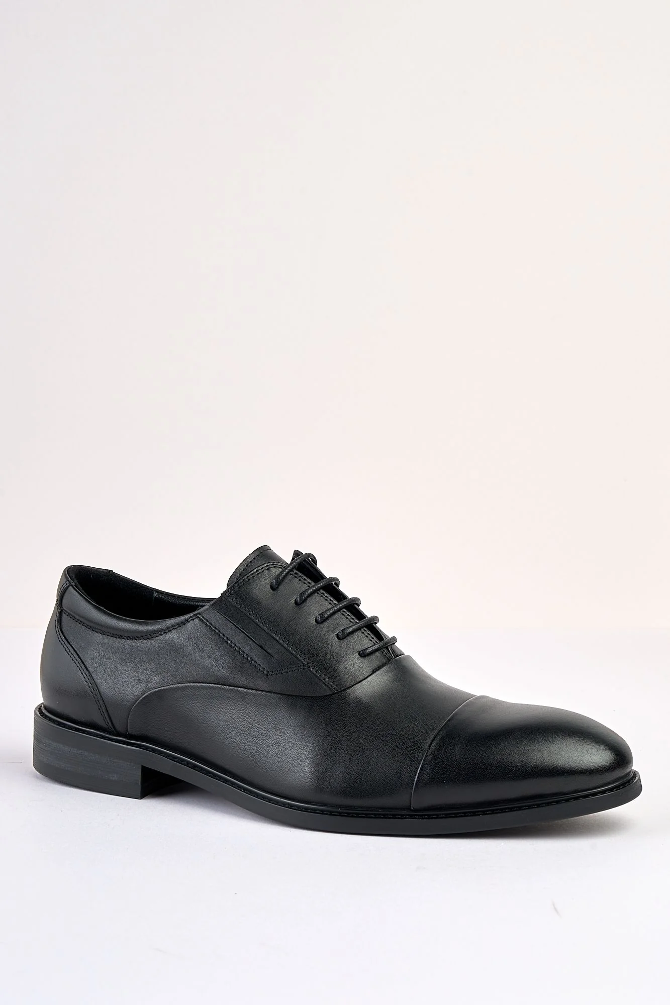 Regal Black Laced Shoe