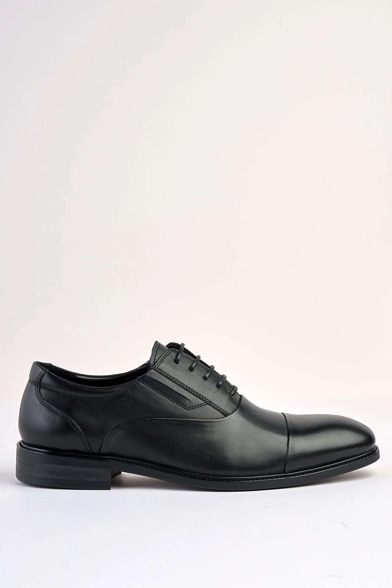 Regal Black Laced Shoe - Image 2