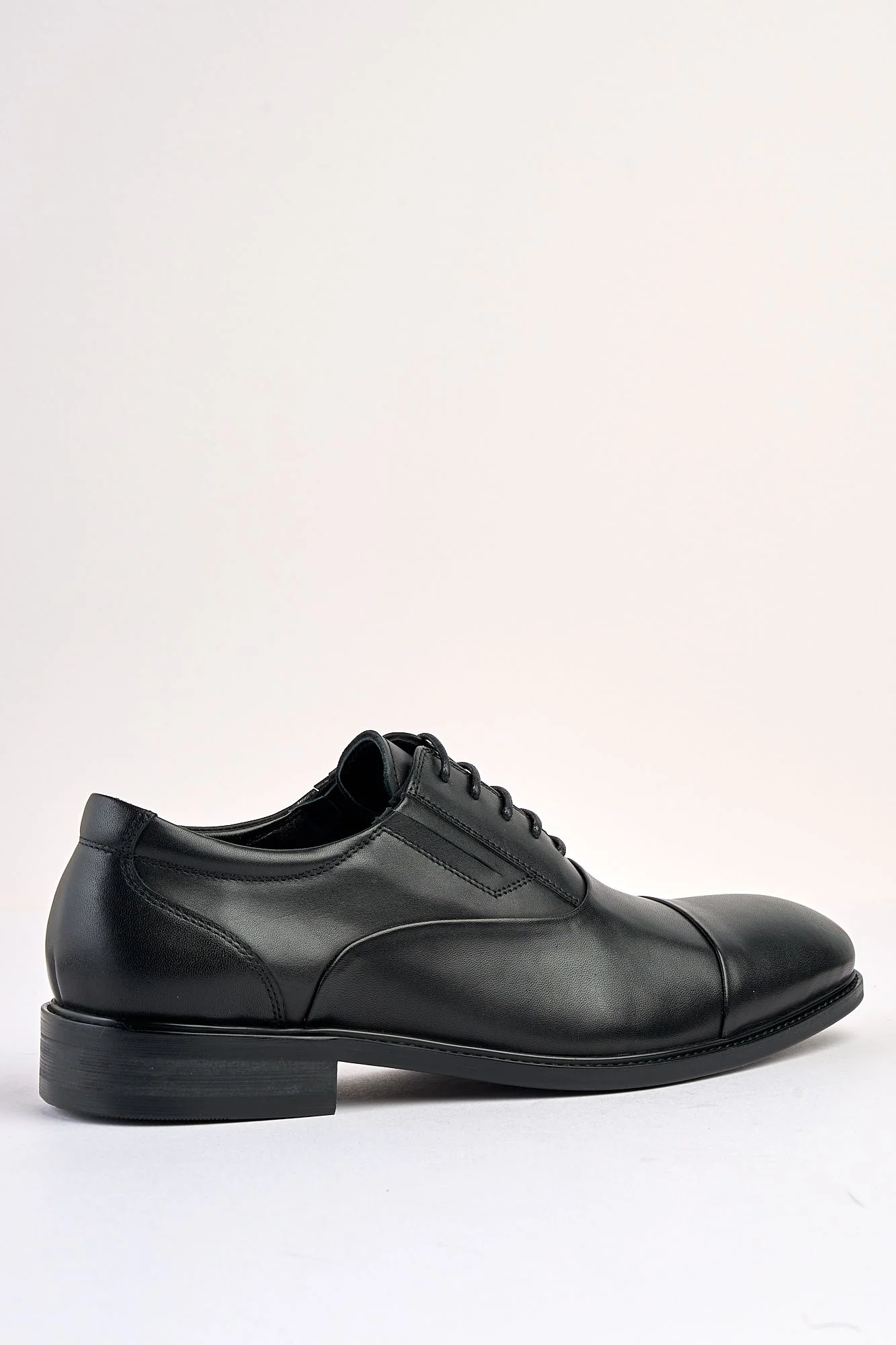Regal Black Laced Shoe - Image 3